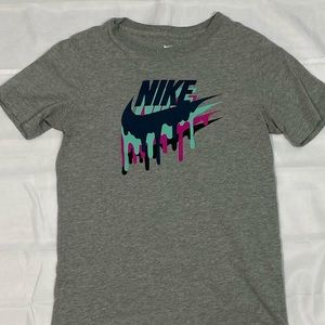 Nike girls tee shirt